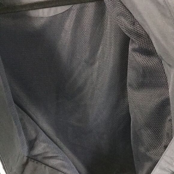 Cutter & Buck WeatherTec Mesh lined Windbreaker EUC size Medium Navy Blue Golf - Picture 3 of 4